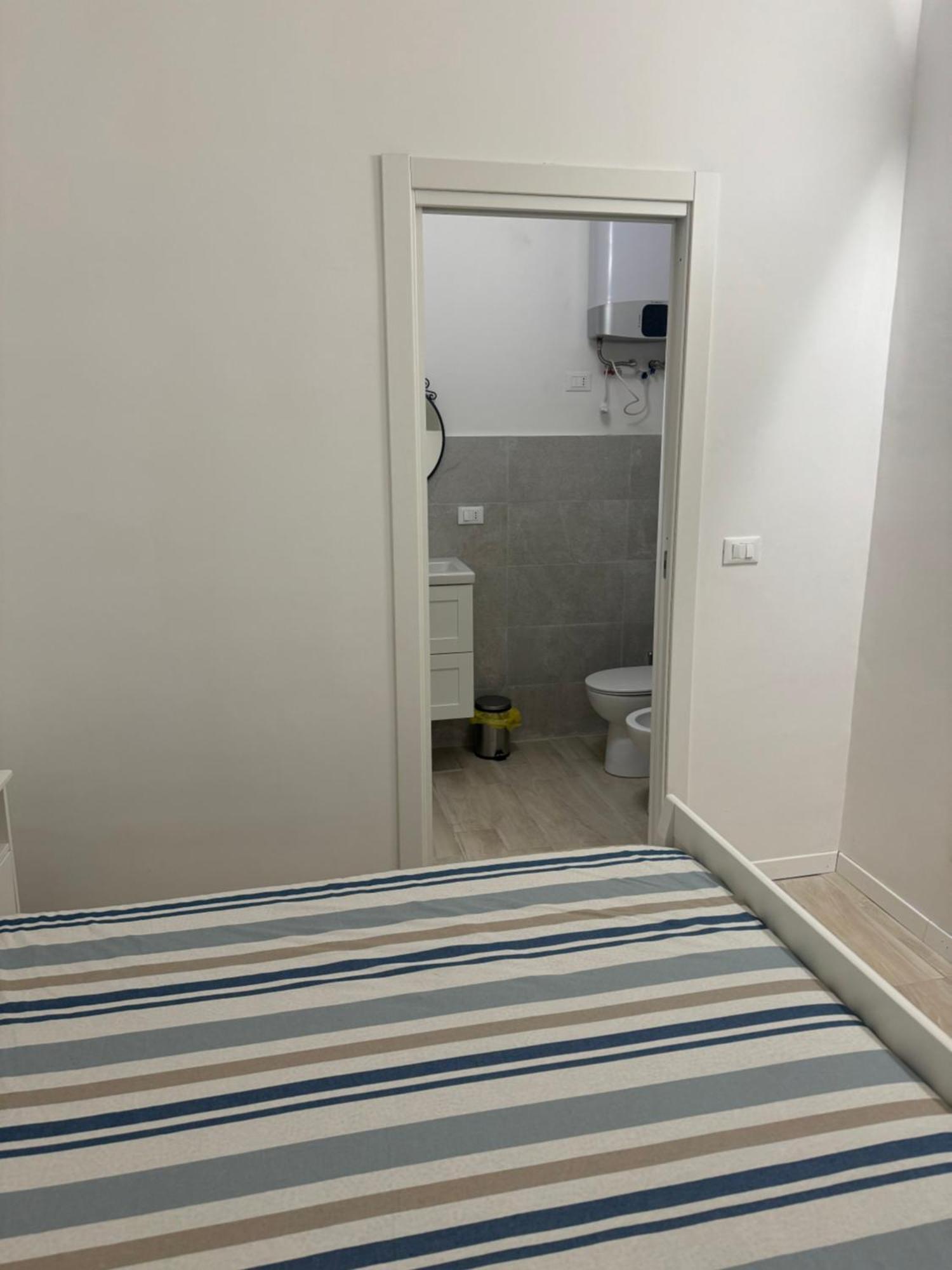 Cinque Lampadi Acquario Appartement Genua