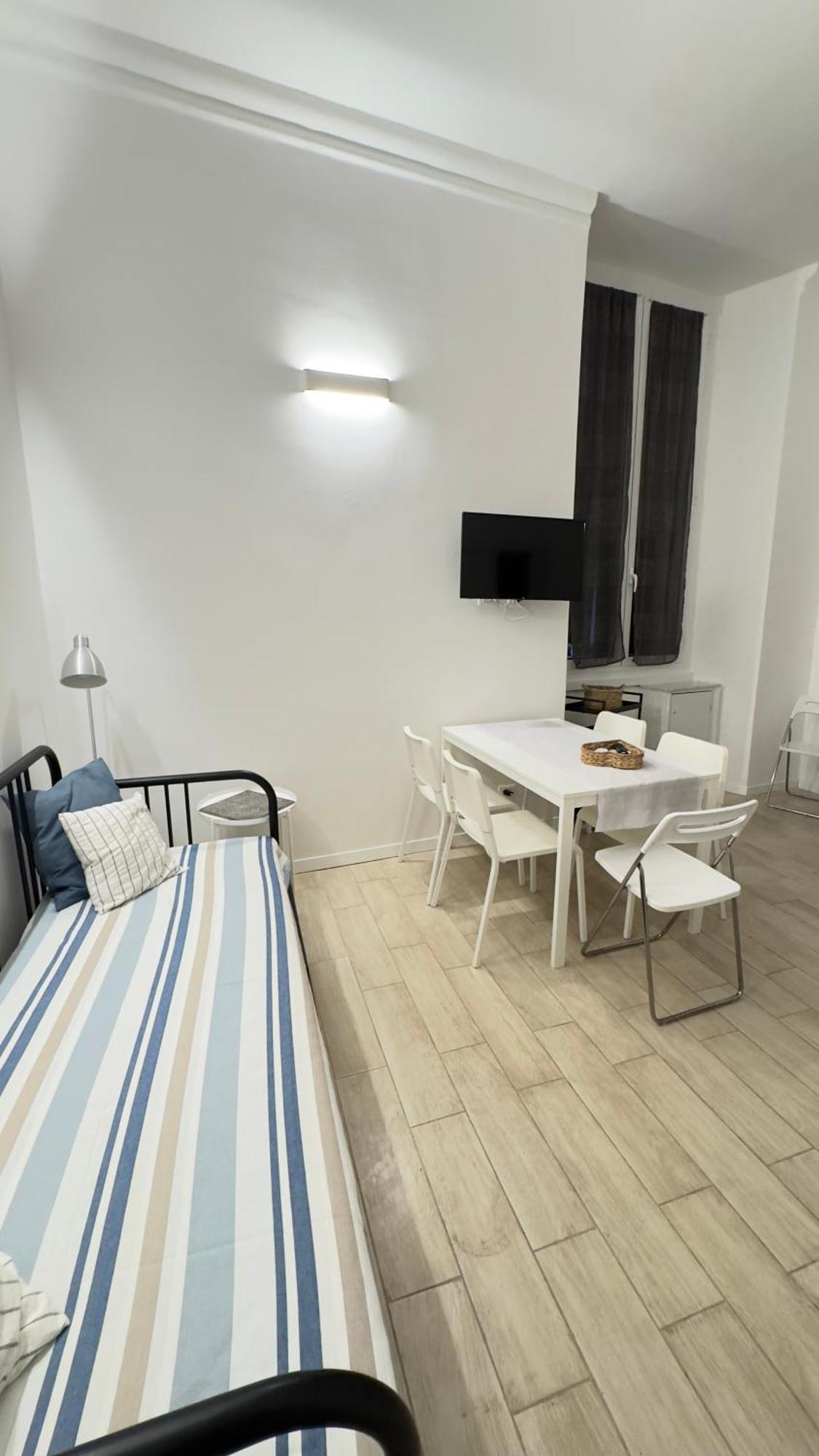 Cinque Lampadi Acquario Apartment *